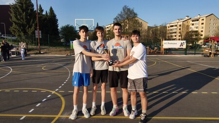 prenovljena igrišča ŠC Postojna _ dobrodelni turnir (3)